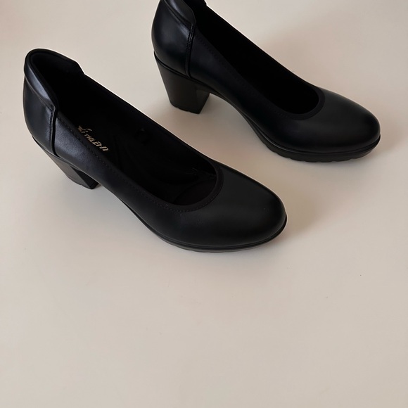 Black pumps, water resistant, anti fatigue, anti slip comfort ladies size  7 - Picture 6 of 7